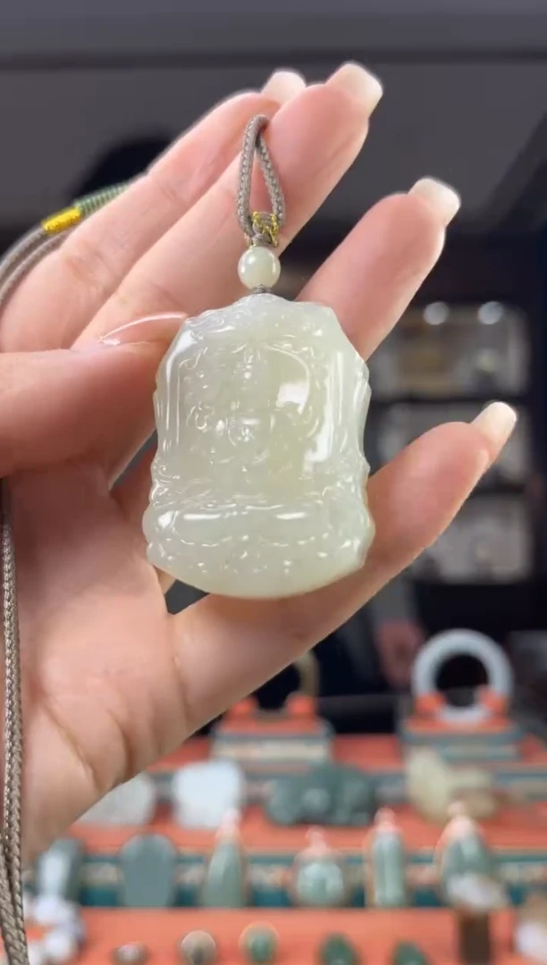 颈饰未镶嵌和田玉佩佩