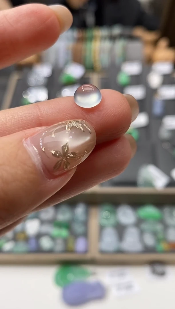 颈饰未镶嵌翡翠蛋面