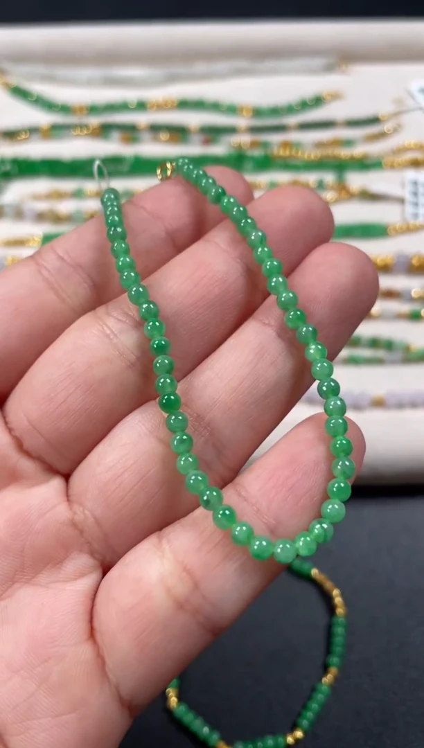 18K金镶嵌手链翡翠一条   P386