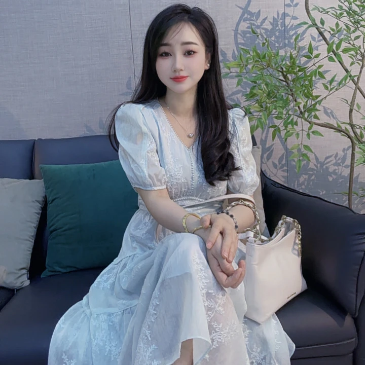 丹丹精选--88886新款重工钉珠V领刺绣钩花短袖气质连衣裙