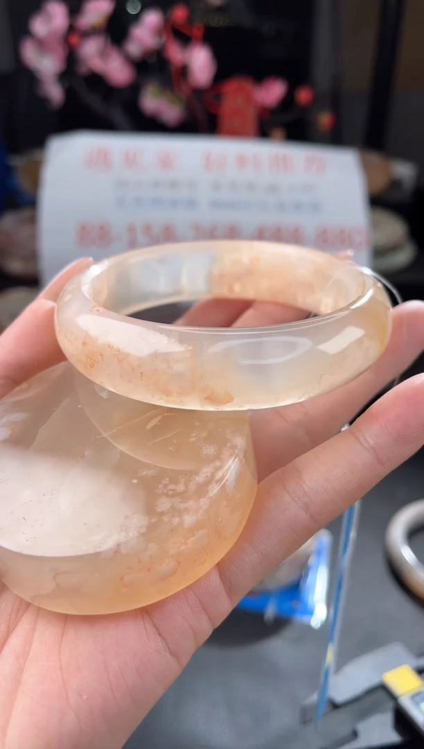 【闪购商品】石英质玉手镯未镶嵌62