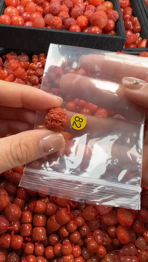 【闪购商品】南红玛瑙颈饰未镶嵌1