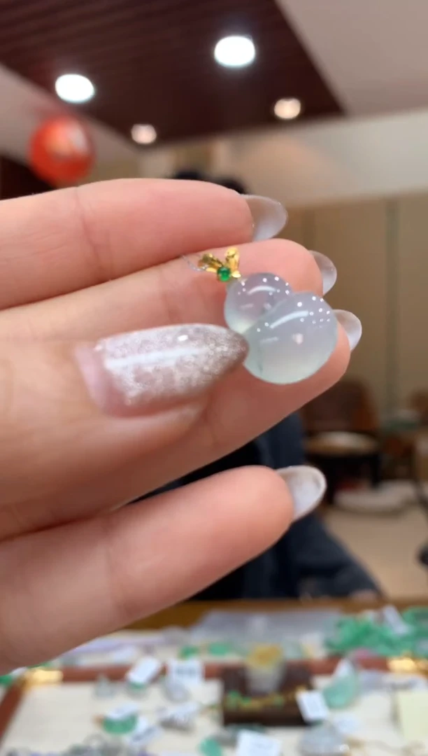 吊坠(不含链)18K金镶嵌翡翠葫芦