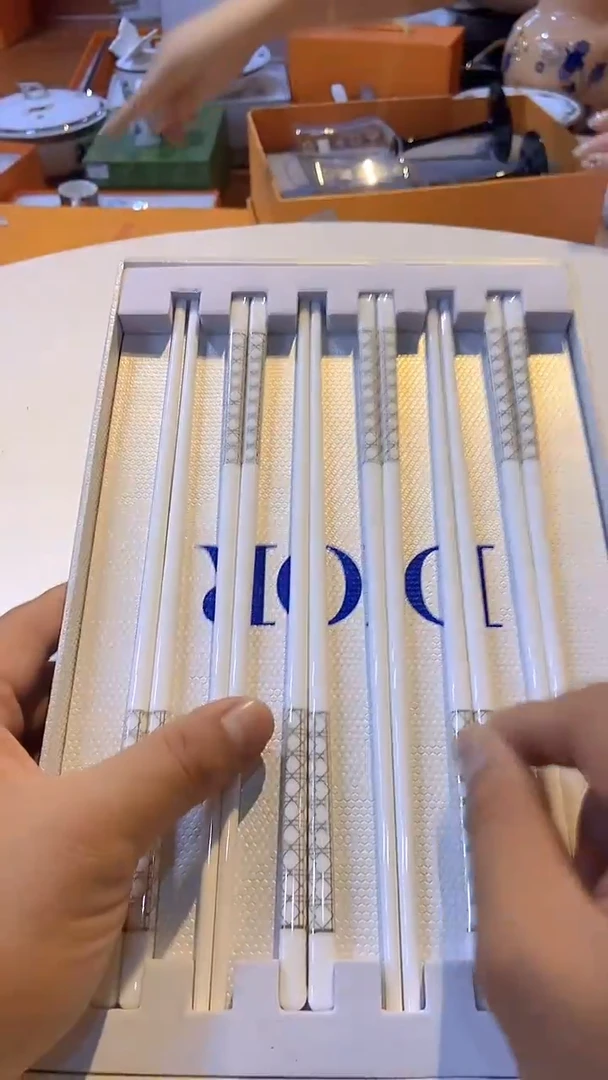 鸿辉家品牌瓷器，京东包邮！