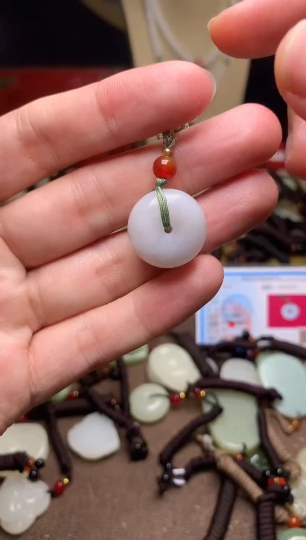 颈饰未镶嵌和田玉新疆料青海料清水和田玉吊坠