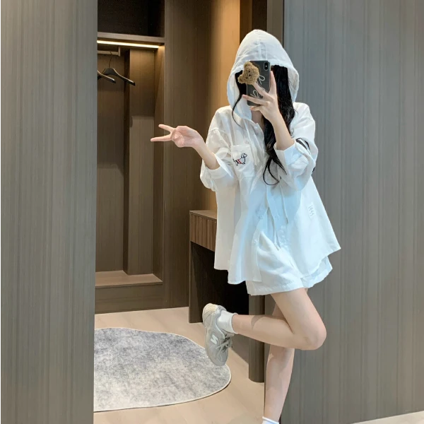 连帽运动短裤穿搭一整套显瘦气质时尚防晒套装女休闲两件套夏季白
