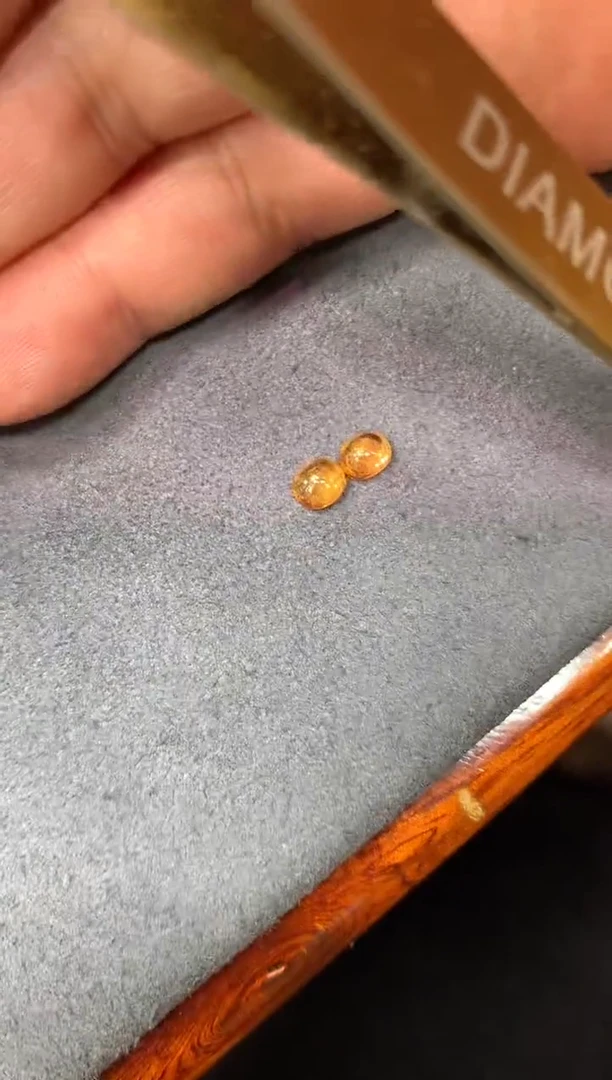 未镶嵌裸石石榴石（芬达石）1.6ct 6