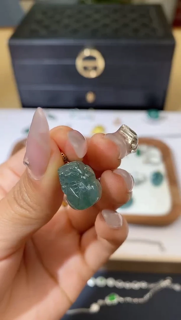 【闪购商品】翡翠吊坠(不含链)未镶嵌天然A货翡翠（多样性发一）