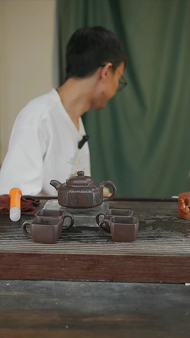 茶壶紫砂黄自英，全套证，送墨宝400CC216号
