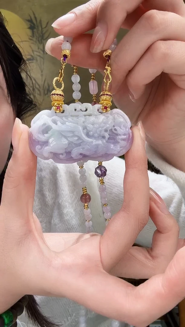 颈饰未镶嵌翡翠吊坠