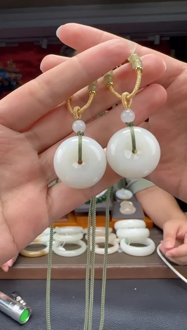 和田玉未镶嵌颈饰白玉平安扣多样性发货拍一发一