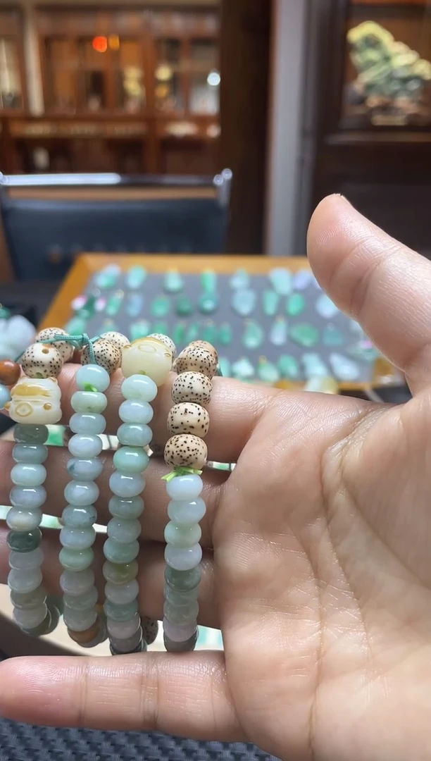 【闪购商品】翡翠手串未镶嵌星月菩提翡翠手串（多样性发其一）