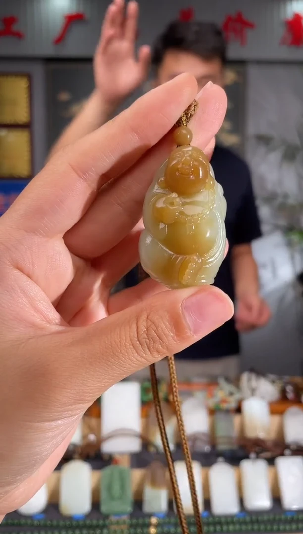和田玉未镶嵌颈饰1
