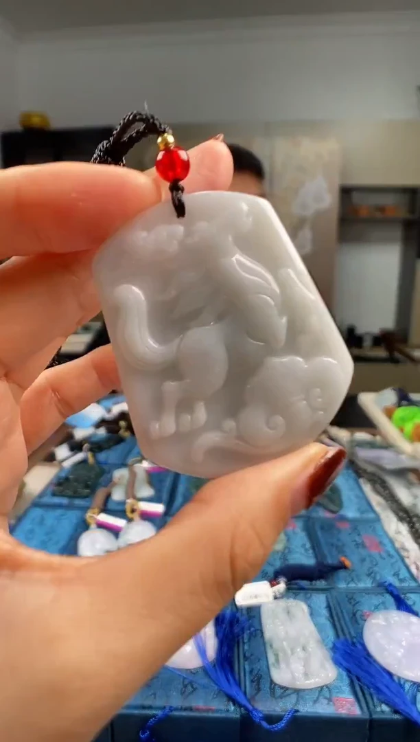 颈饰未镶嵌翡翠多样性发其一