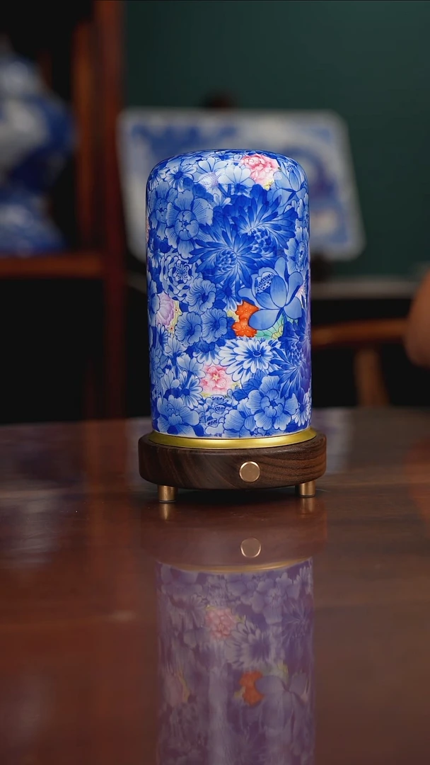 晓剑窑青花万花加珐琅