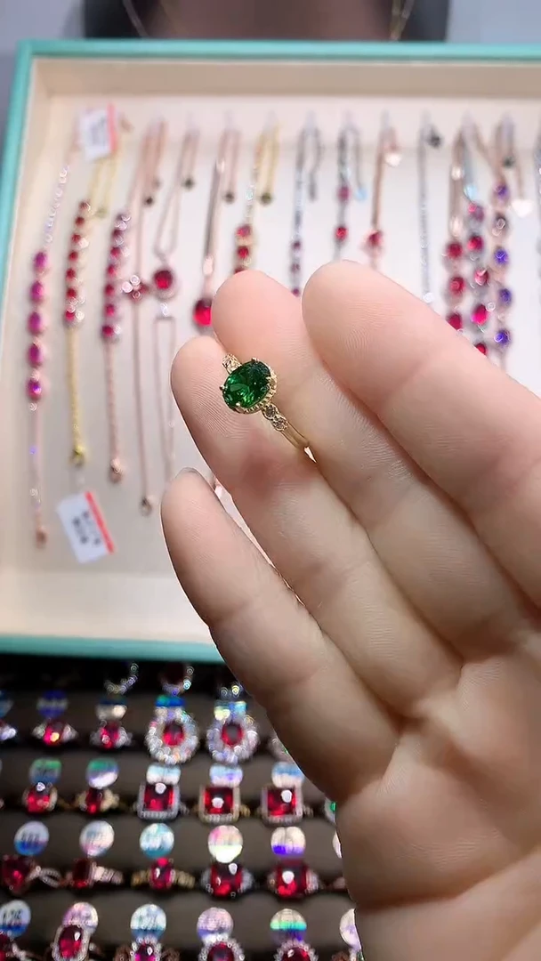 【闪购商品】透辉石戒指银S925镶嵌金色6.8