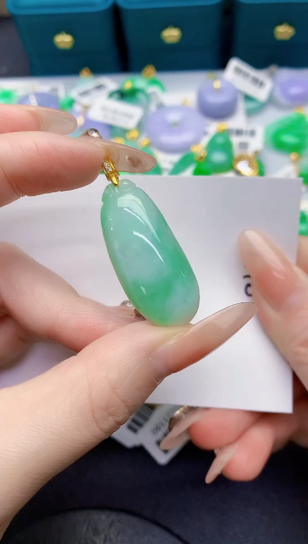 颈饰未镶嵌翡翠缅甸天然翡翠A货
