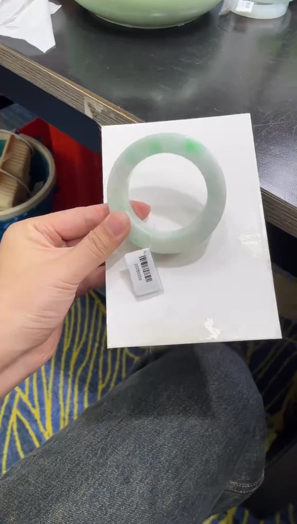 未镶嵌手镯定制翡翠伊***。定制手镯WJFC4/DZS