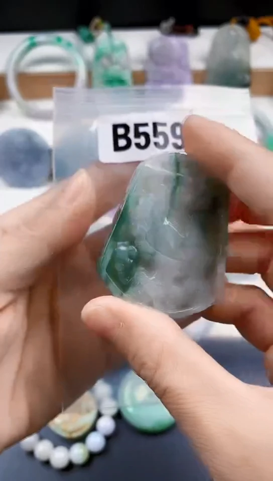 颈饰未镶嵌翡翠天然翡翠吊坠挂件