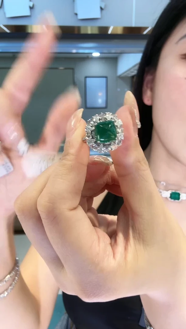 铂Pt950镶嵌戒指祖母绿4.20ct