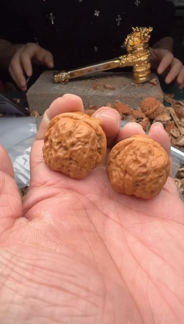 【闪购商品】桃核把件33左右尺寸手捻蛤蟆随机发一对