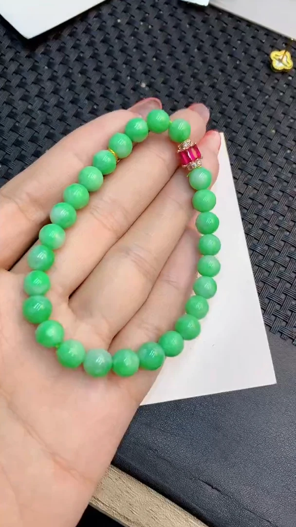 颈饰未镶嵌翡翠1
