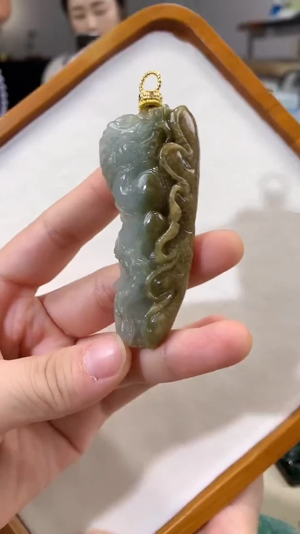 颈饰未镶嵌翡翠吊坠