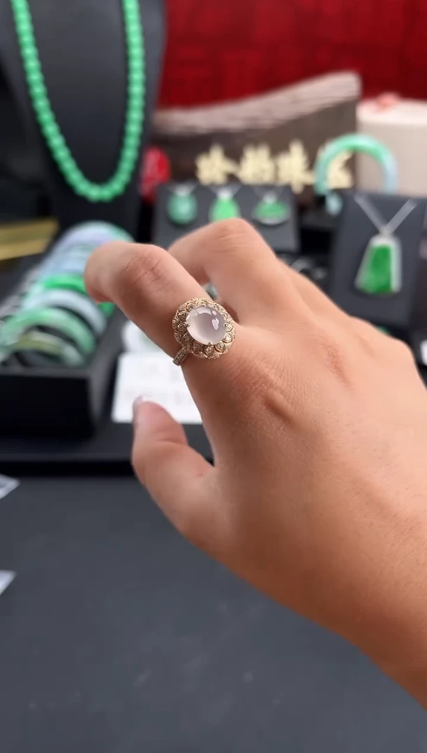 翡翠戒指18K金镶嵌戒指