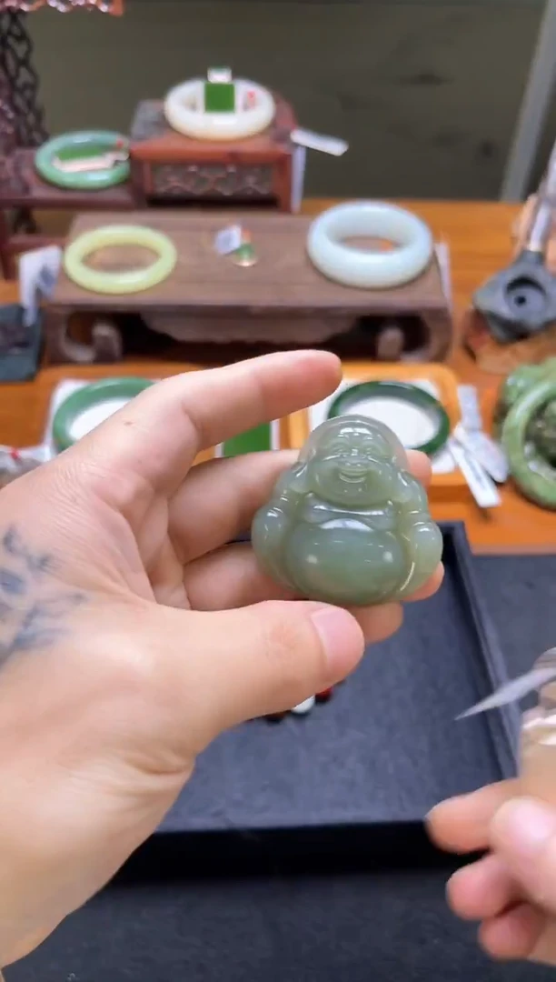 吊坠(不含链)未镶嵌和田玉青海湖水绿 佛公