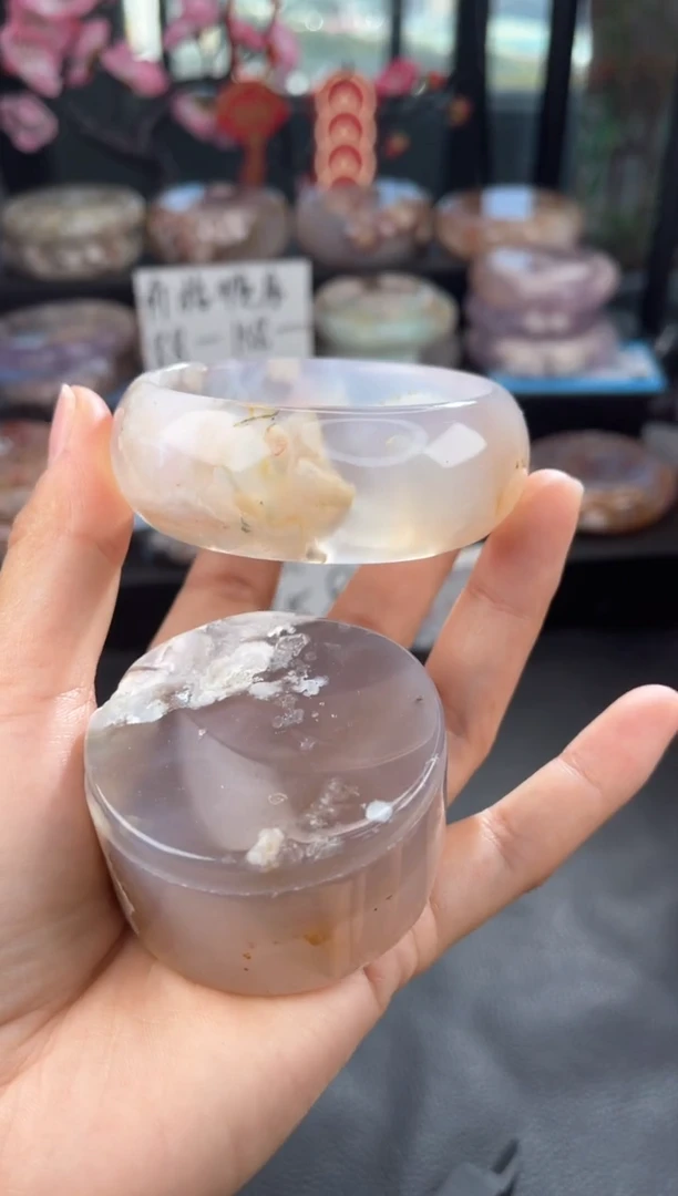 【闪购商品】石英质玉手镯未镶嵌56
