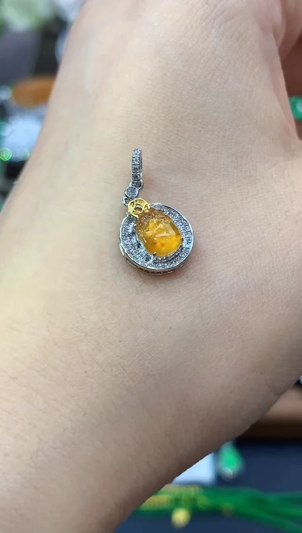 吊坠(不含链)18K金镶嵌翡翠正****节C21