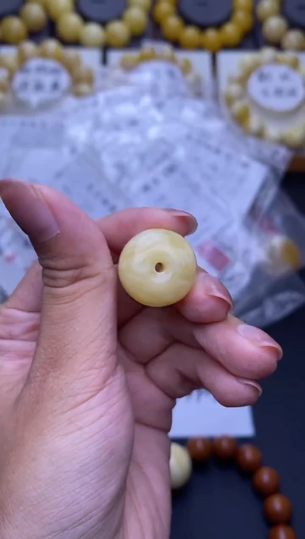 裸石琥珀未镶嵌大小姐珠宝124