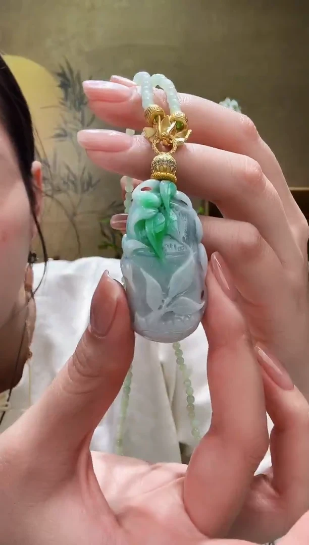 颈饰未镶嵌翡翠吊坠