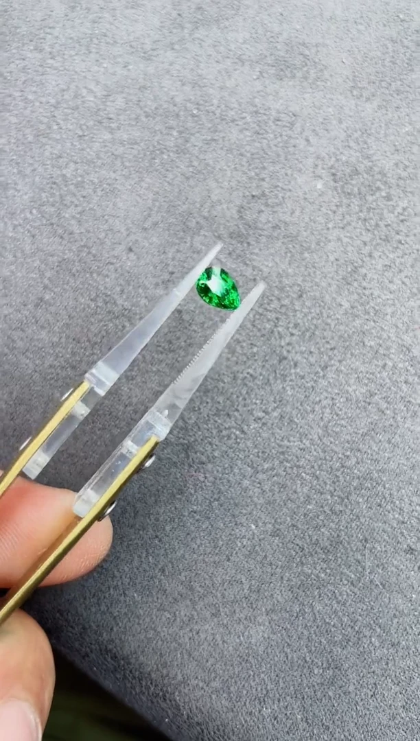 未镶嵌裸石石榴石（沙弗莱）1.02ct