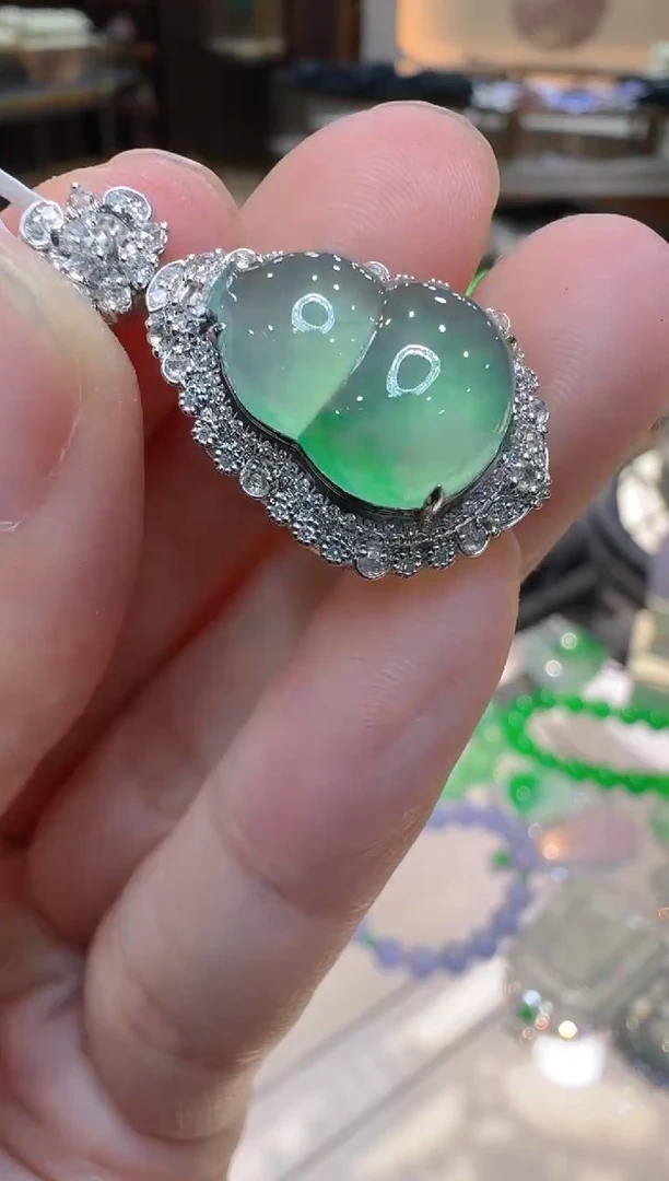 吊坠(不含链)18K金镶嵌翡翠多样性团购发一件