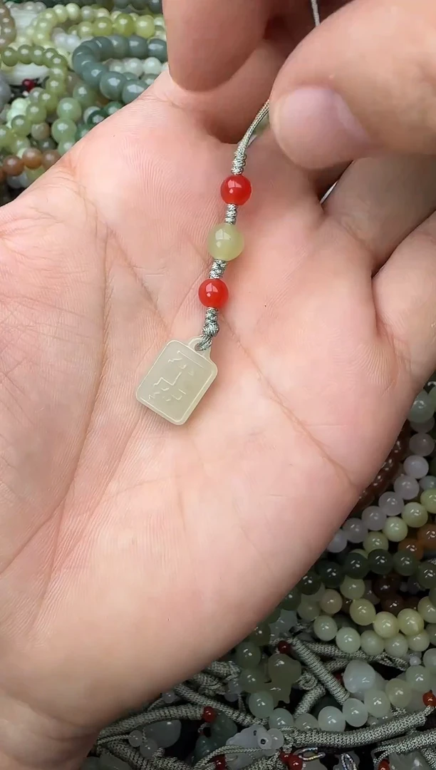 颈饰未镶嵌和田玉拍一发一