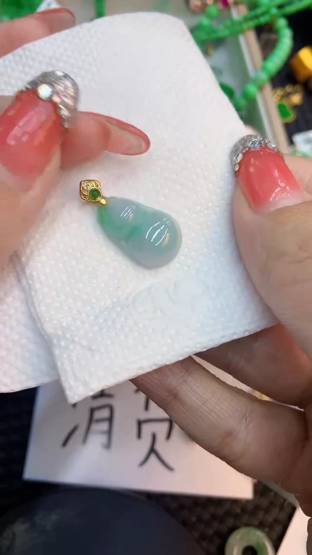 颈饰未镶嵌翡翠1