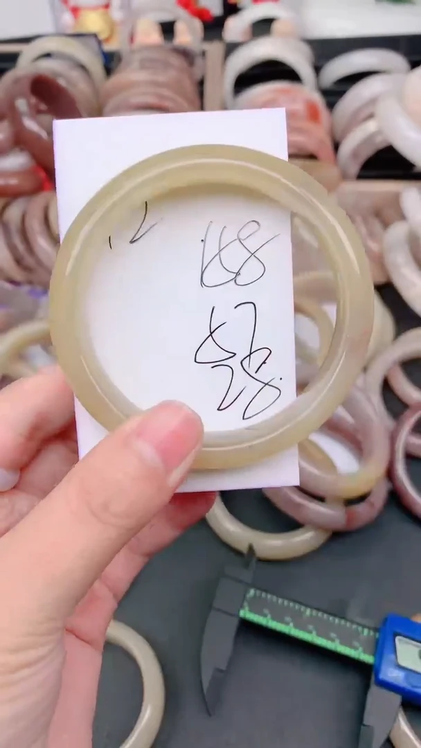 未镶嵌手镯石英质玉158
