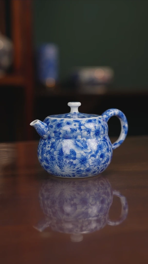晓月窑青花缠枝万花