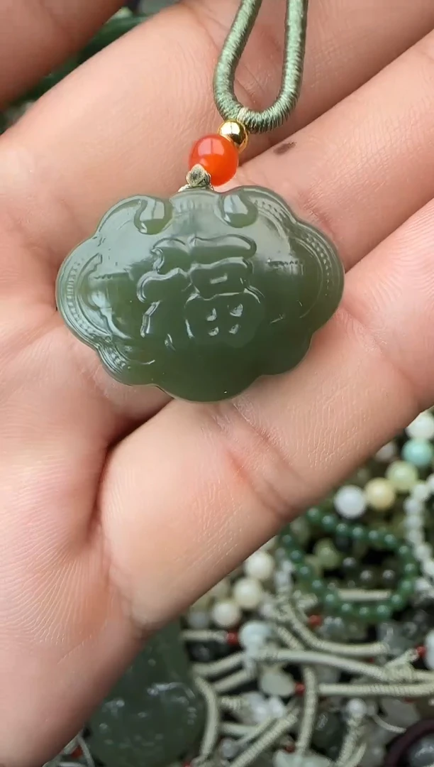 颈饰未镶嵌和田玉拍一发一