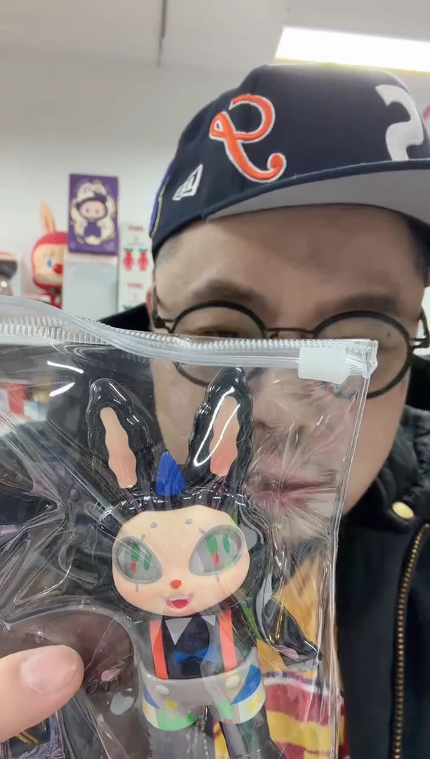 动态1啊感黑色小娃一个