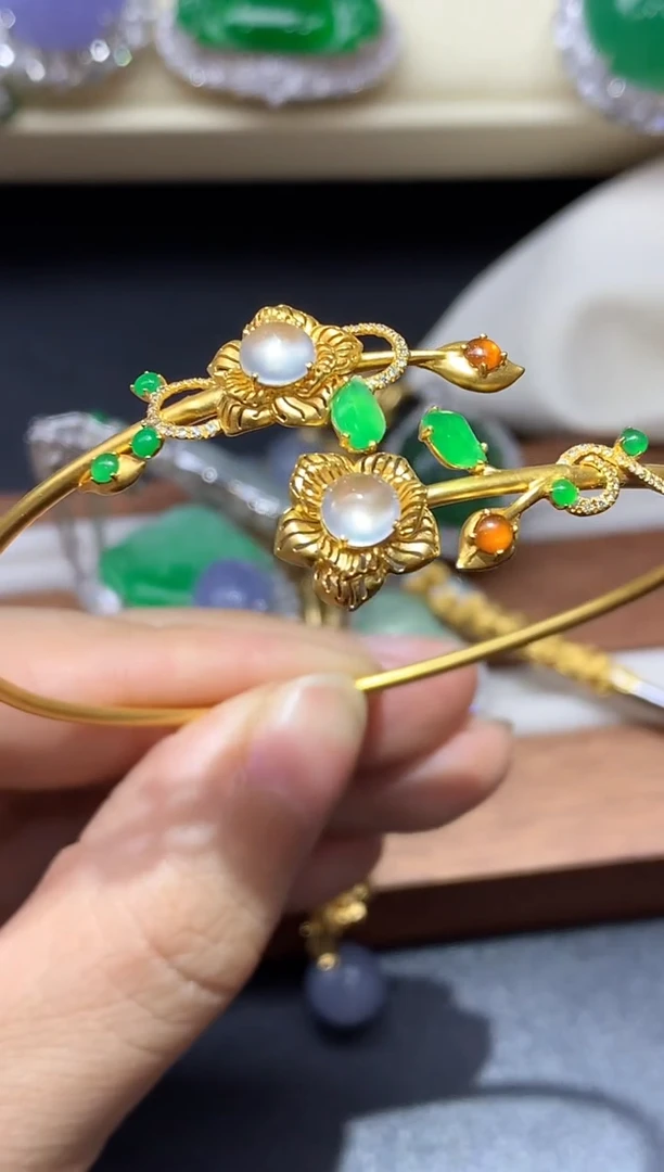 18K金镶嵌手镯翡翠赵*蕊646分单 总价13200