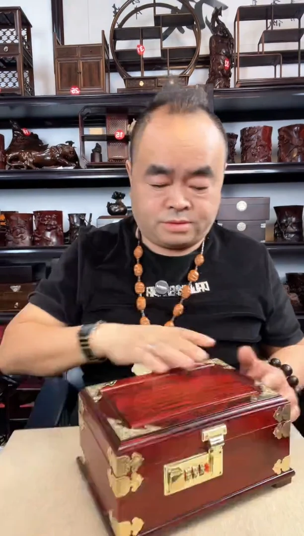 木老李红木工艺品720瑕疵