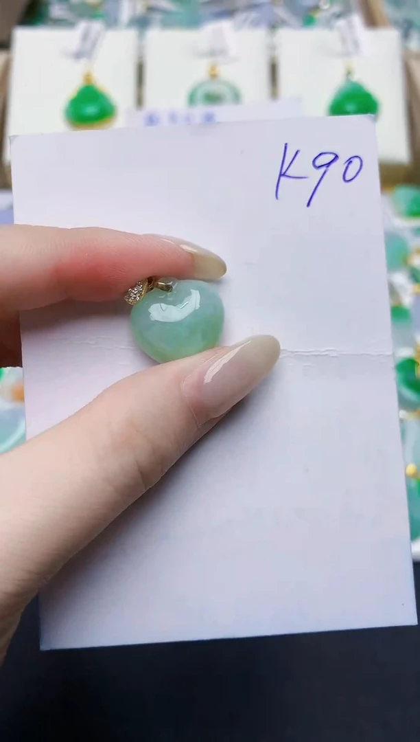 翡翠未镶嵌颈饰0000000000