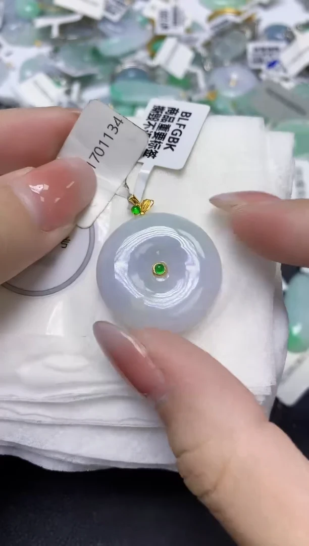 颈饰18K金镶嵌翡翠天然缅甸翡翠A货百元以上9元证书费自理