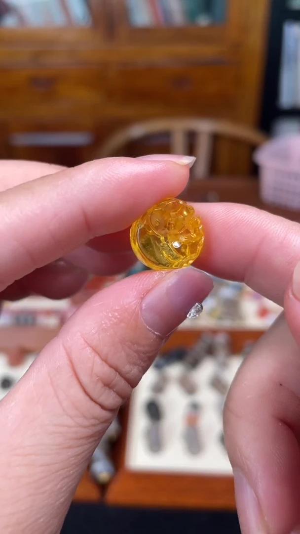 未镶嵌颈饰金珀17龙扣