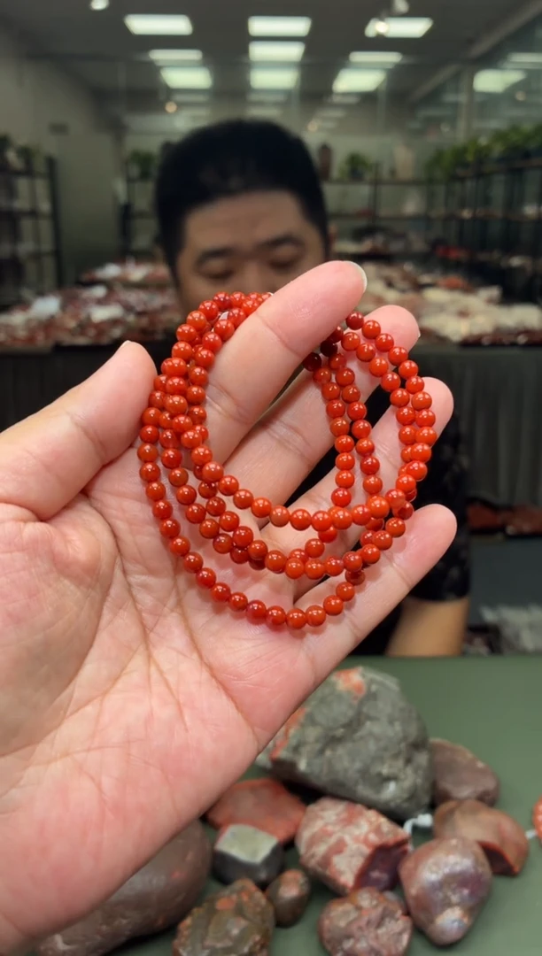 未镶嵌手链南红玛瑙多圈手串一条约4mm+多样性发货