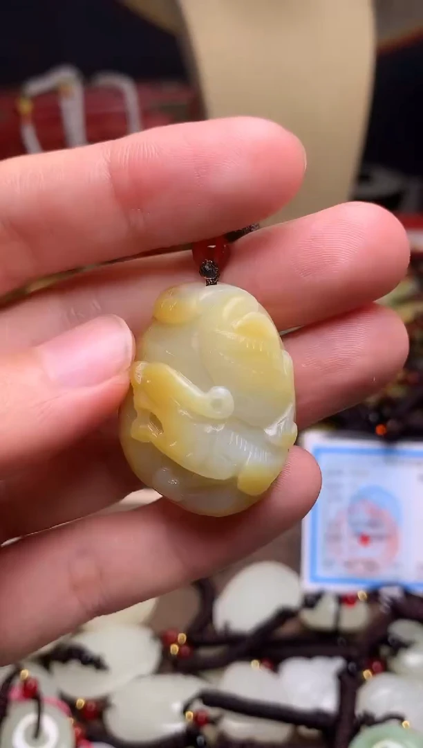 颈饰未镶嵌和田玉新疆料青海料清水和田玉吊坠