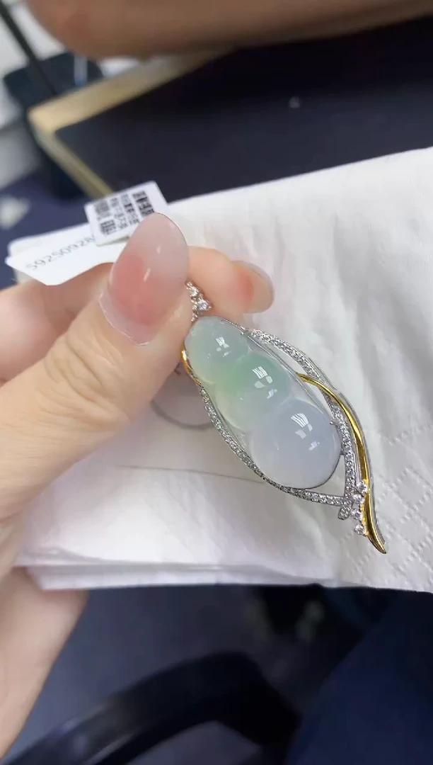 颈饰未镶嵌翡翠天然缅甸翡翠A货百元以上9元证书费自理