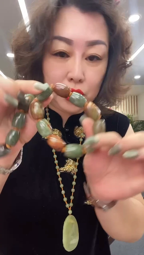 未镶嵌手链透闪石质玉多样式发货随机发一